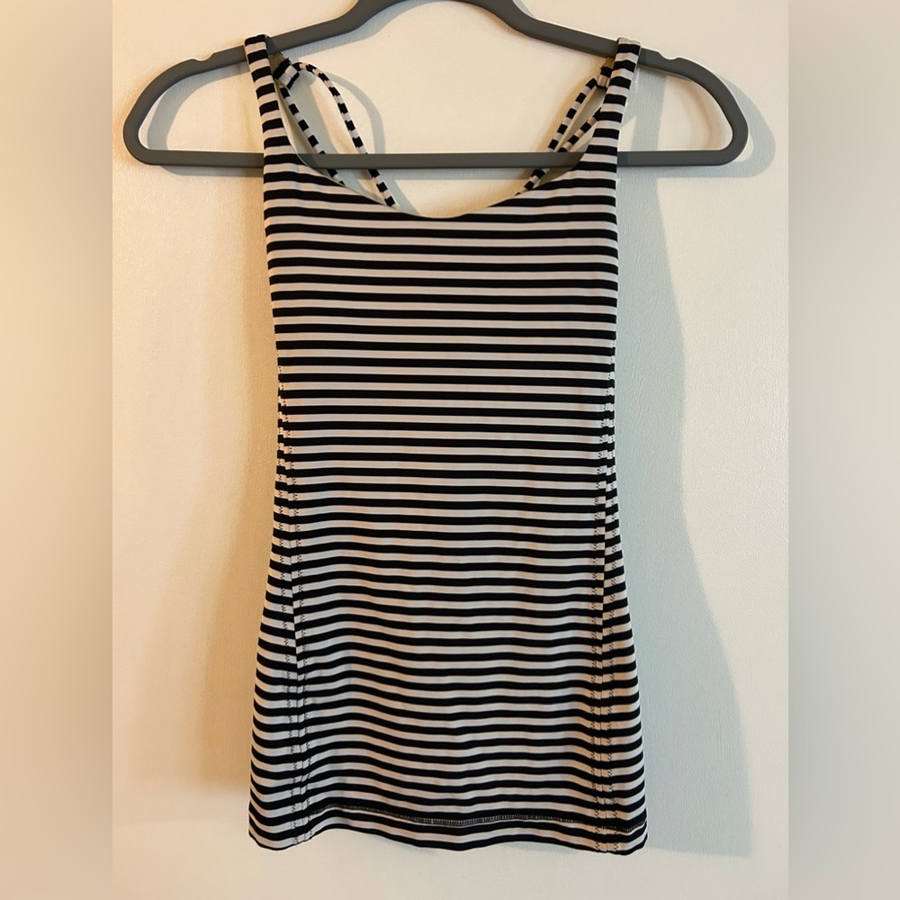 Lululemon Built-in Bra Strappy Tank - S/6